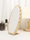 تم تصميم الحلي في شكل بسيط من الألواح النارية البيضاء من طراز PU details Picture